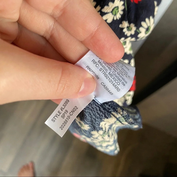 NWT Madewell Ruffle-Wrap Dress in Hillside Daisies - Picture 8 of 10